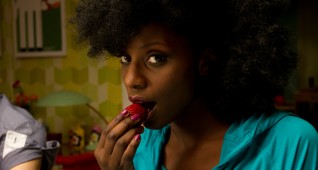 jacky-nikeata-thompson-eating-strawberries